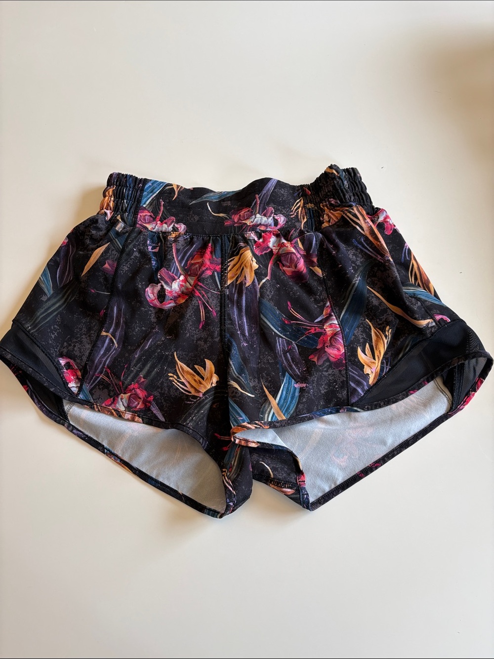 Lululemon Hotty Hot Black Floral Women's Running Shorts size 4